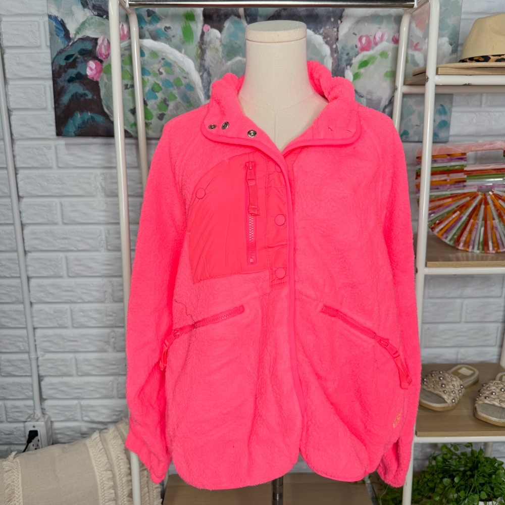 Free People New Hit The Slopes Fleece Jacket Barbie Pink - Picture 2 of 4